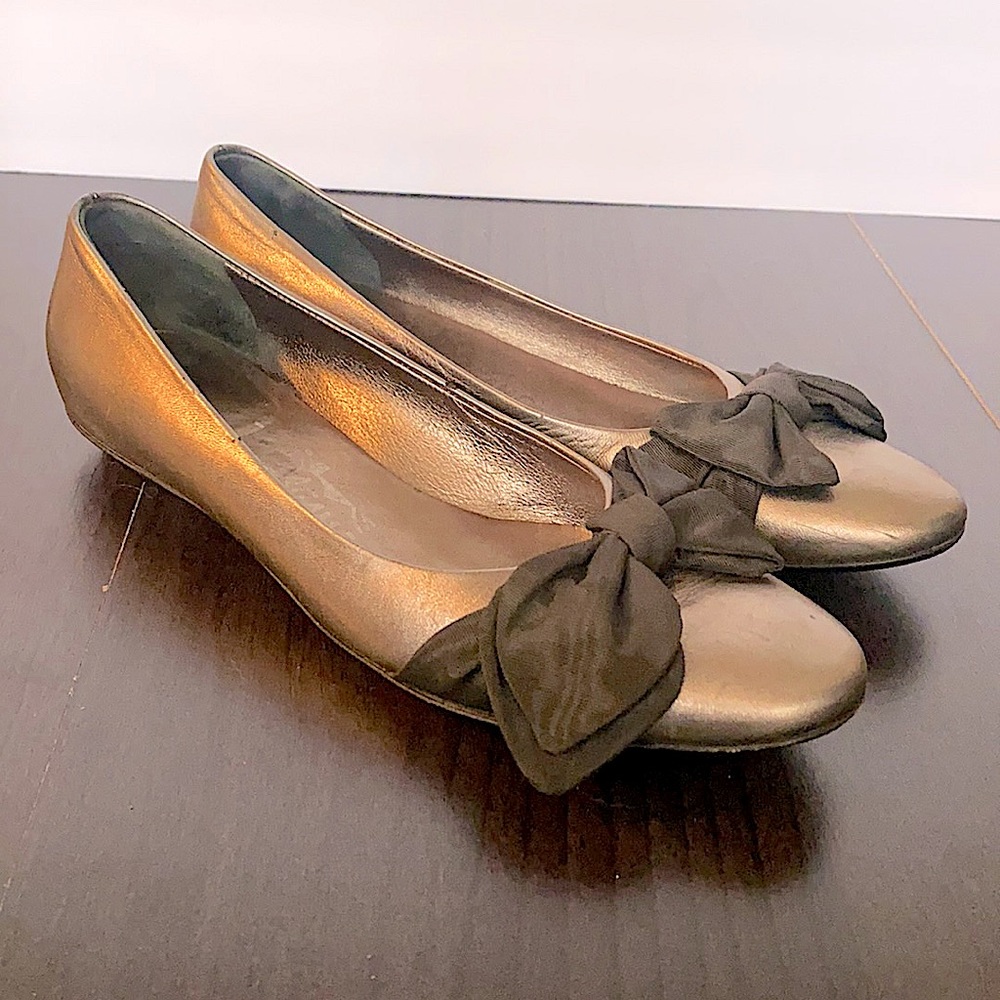 Salvatore Ferragamo Metallic Gold Leather Bow Flats